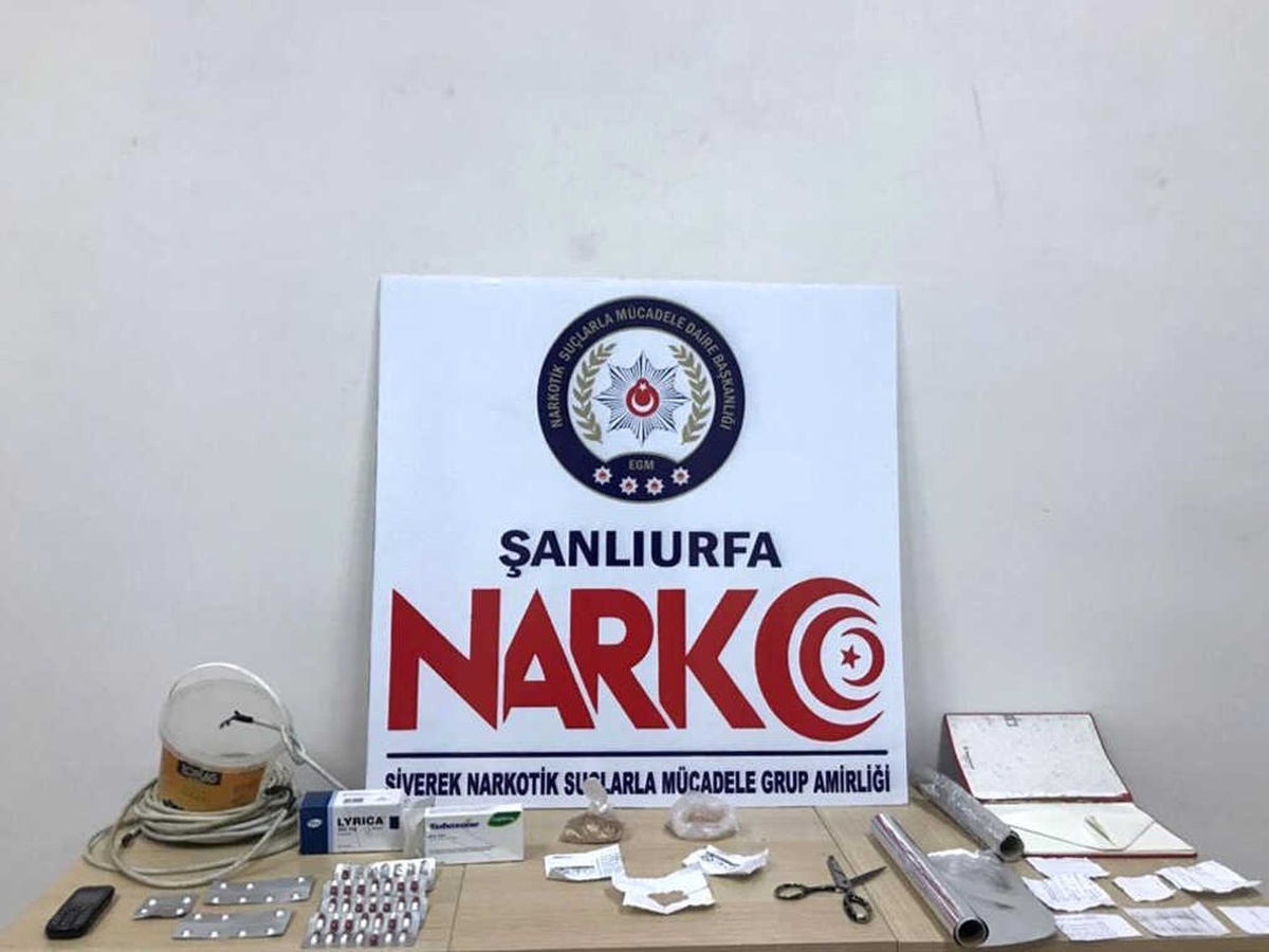 8 Suçtan Aranan Cezaevi Firarisi 5 Kilo Eroinle Yakalandı