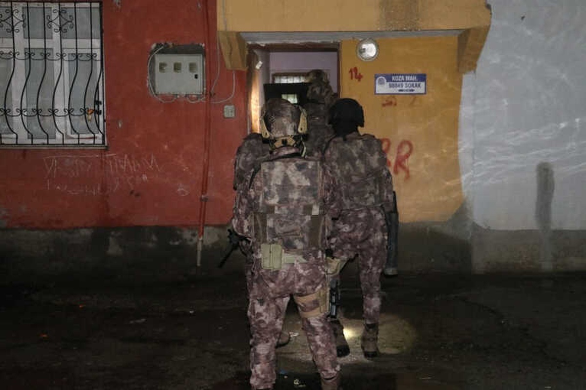 Adana\'da Şafak Vakti Pkk/kck Operasyonu: 16 Gözaltı