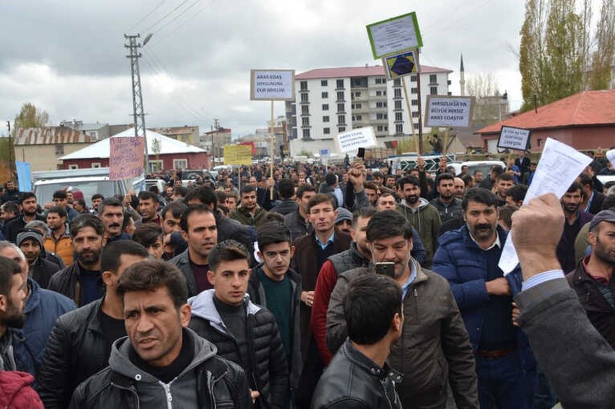 Ağrı\'da Elektrik Protestosu Sırasında 1 Kişi Kalp Krizinden Öldü
