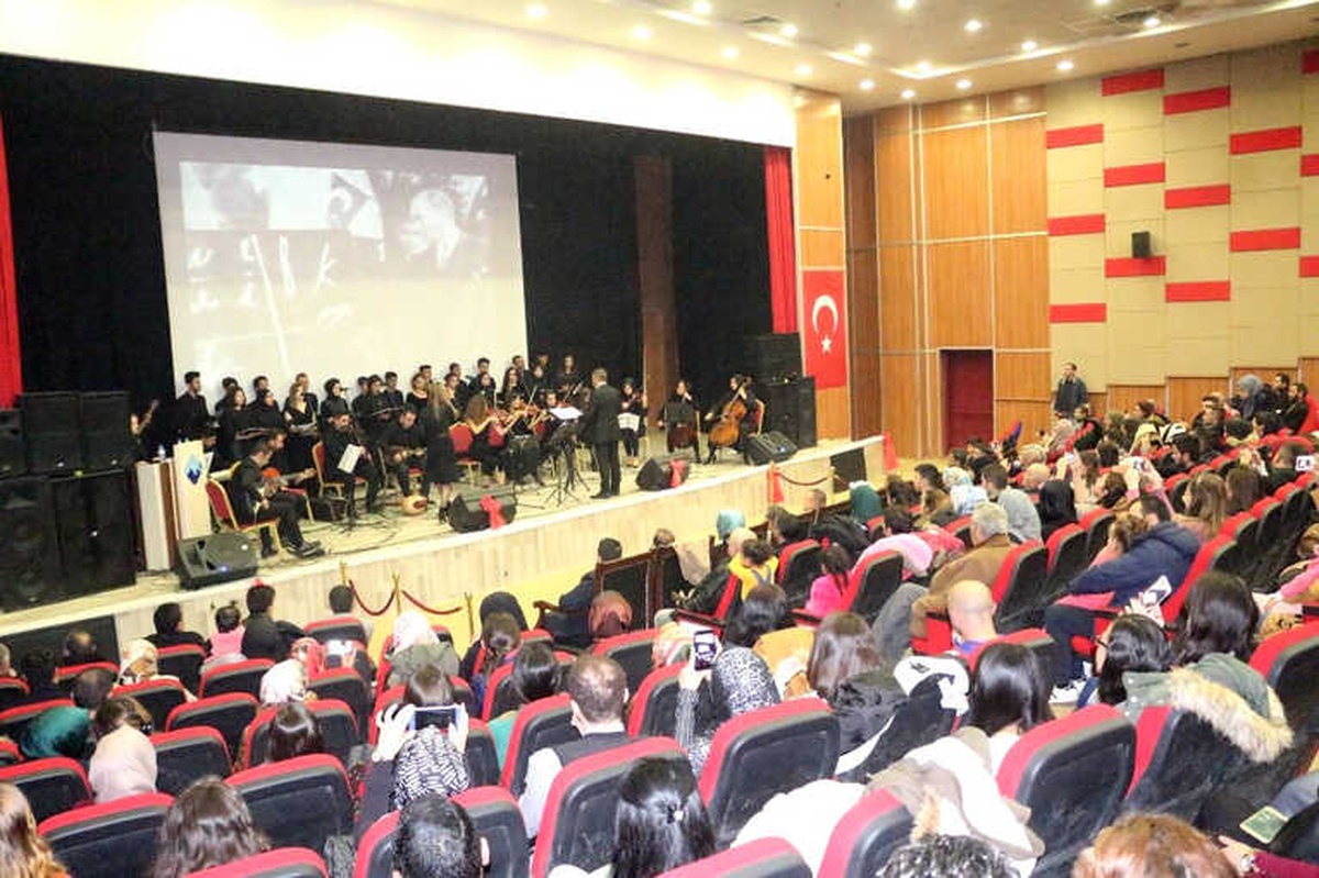 Ağrı\'da Öğretmenler Korosundan Konser