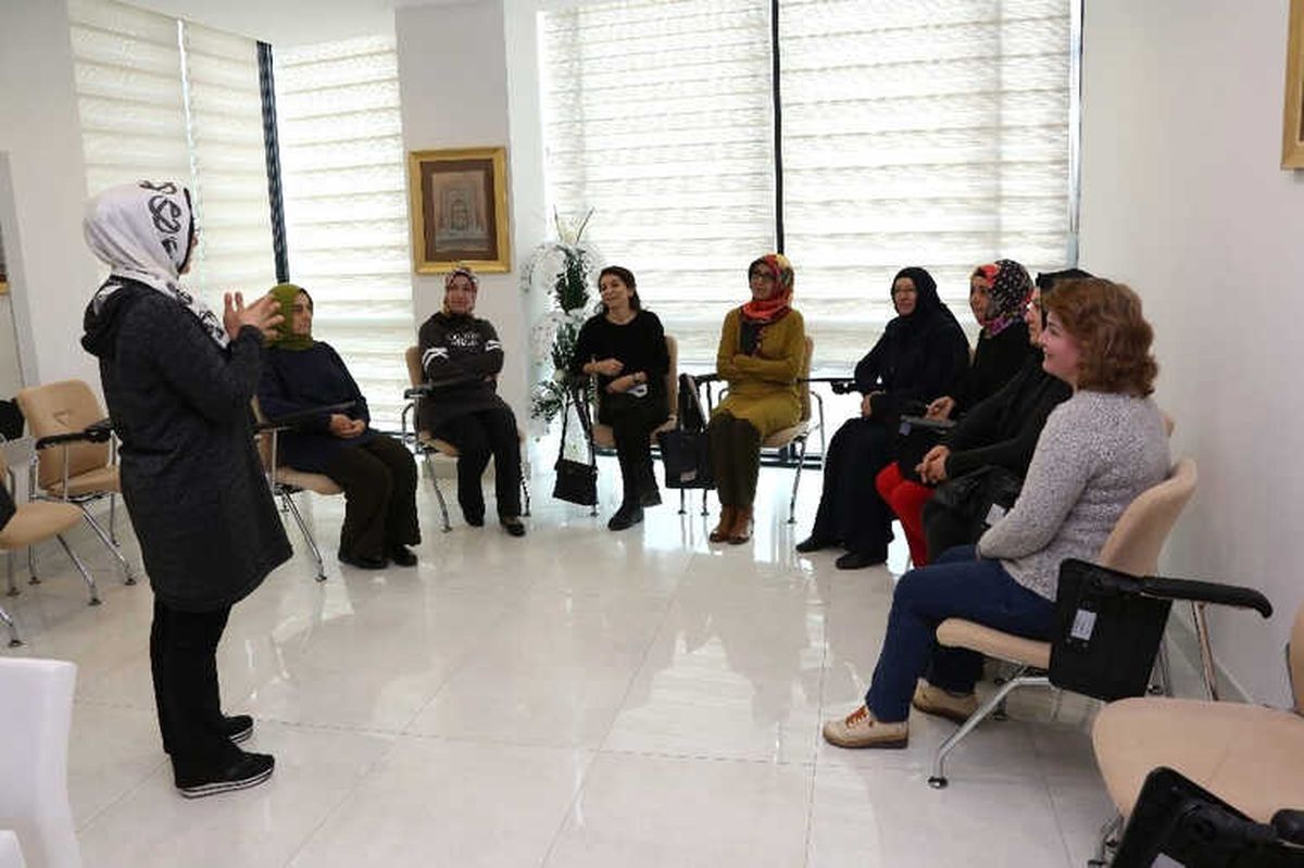 Ailem Meram Eğitimlerine ve Danışmanlık Hizmetlerine Hız Kesmeden Devam Ediyor