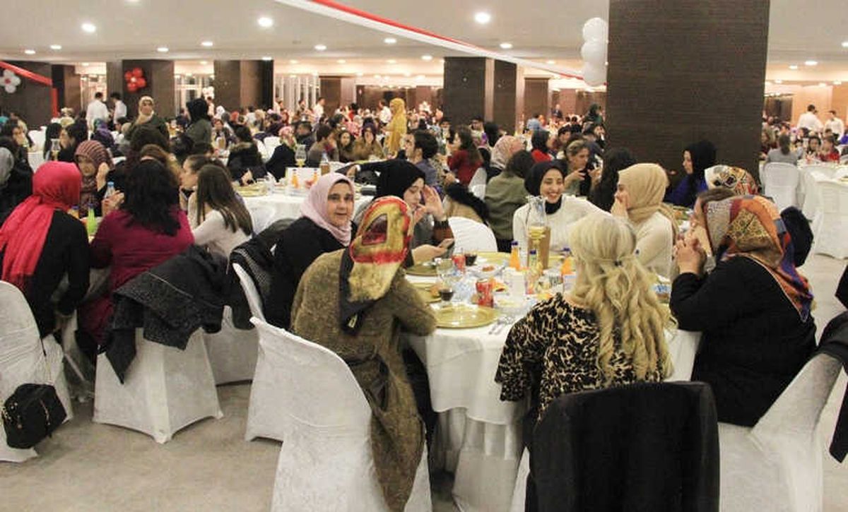 Arnavutköy\'de Öğretmenler Aynı Sofrada Buluştu
