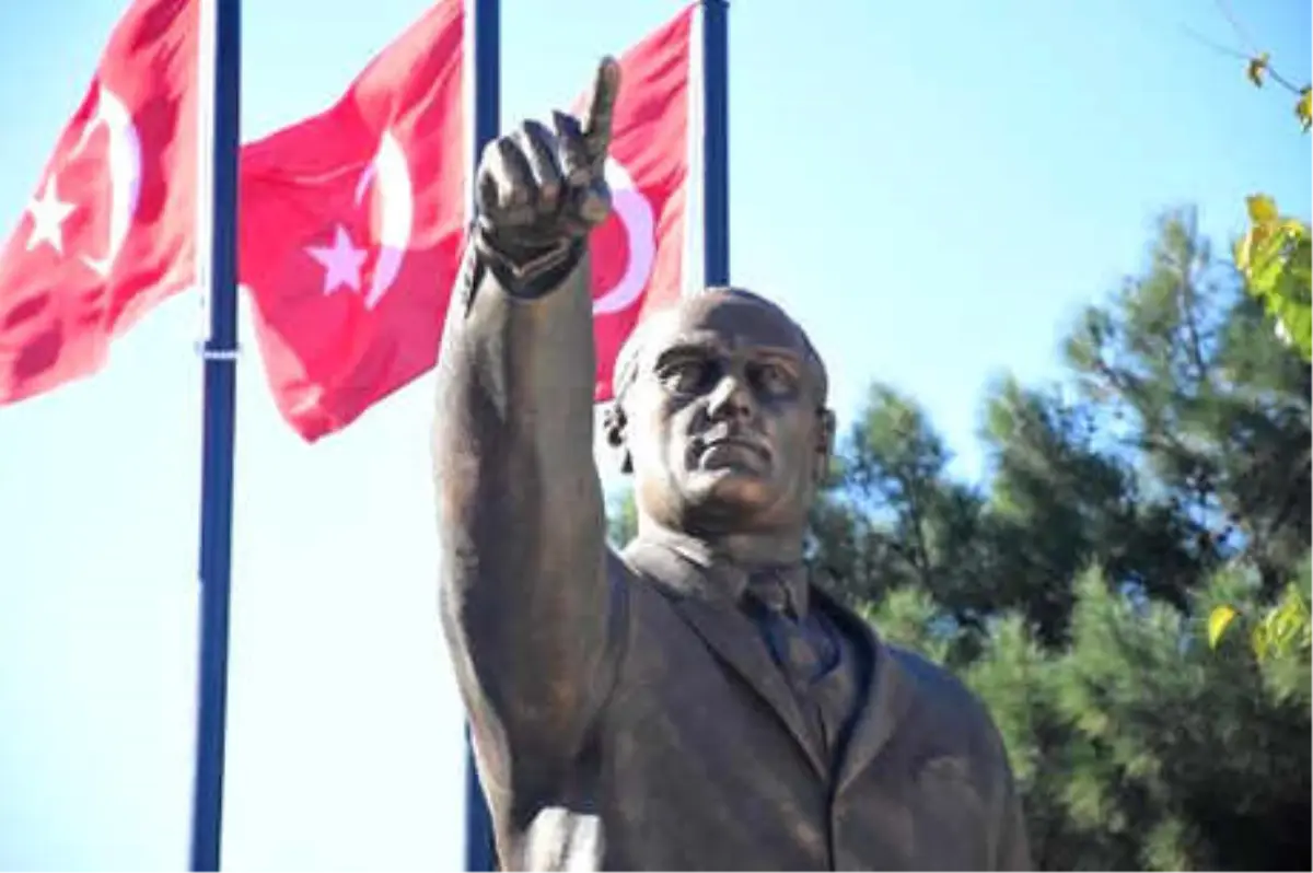 Atatürk\'e Benzemeyen Heykel Yeniden Yapıldı