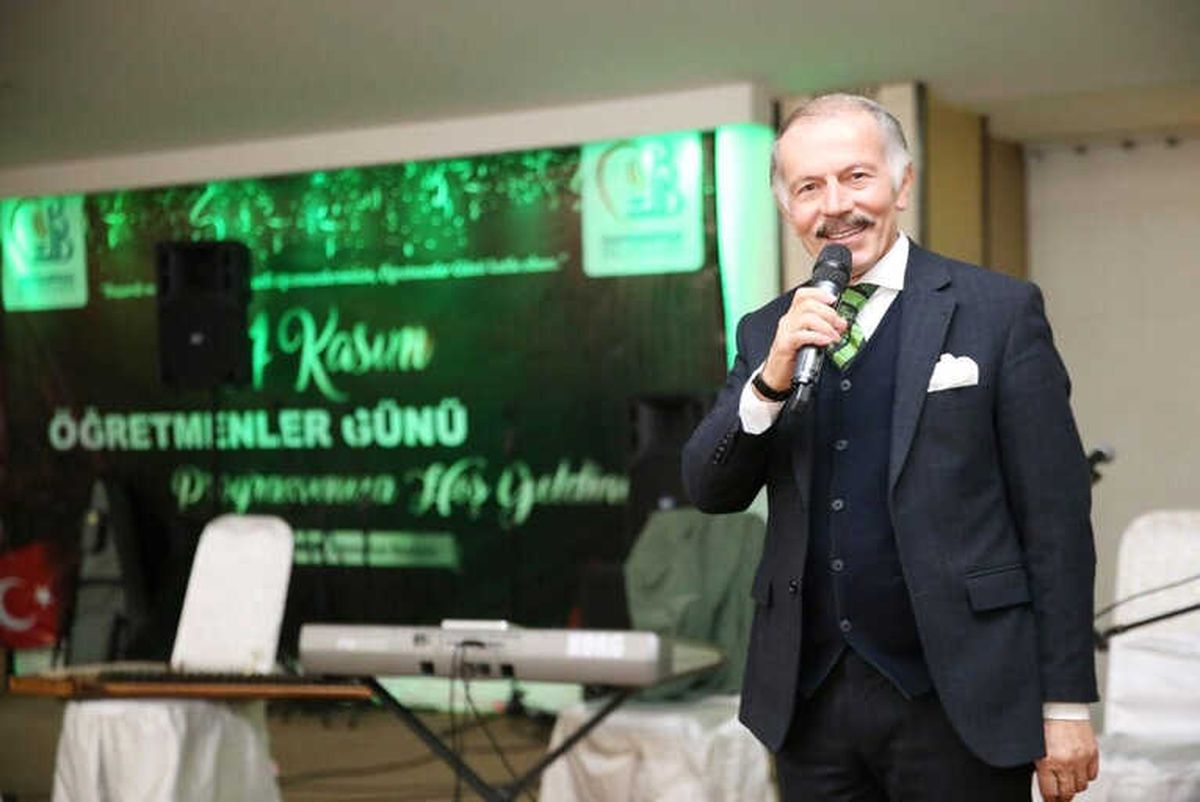 Bayrampaşa\'da Öğretmenler Akşam Yemeğinde Bir Araya Geldi