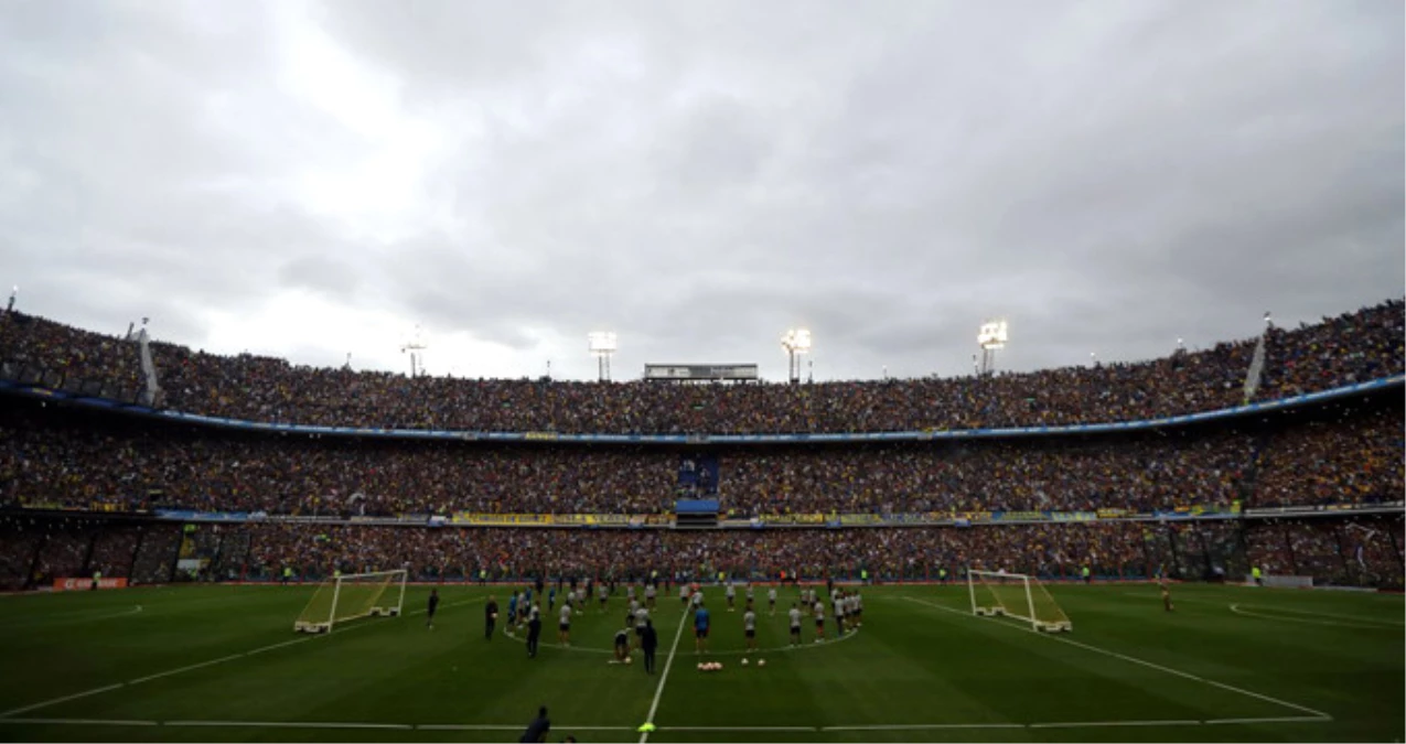 Boca Juniors Taraftarları, Libertadores Kupası Maçı Öncesinde Yapılan Antrenmanda Takımını Yalnız Bırakmadı