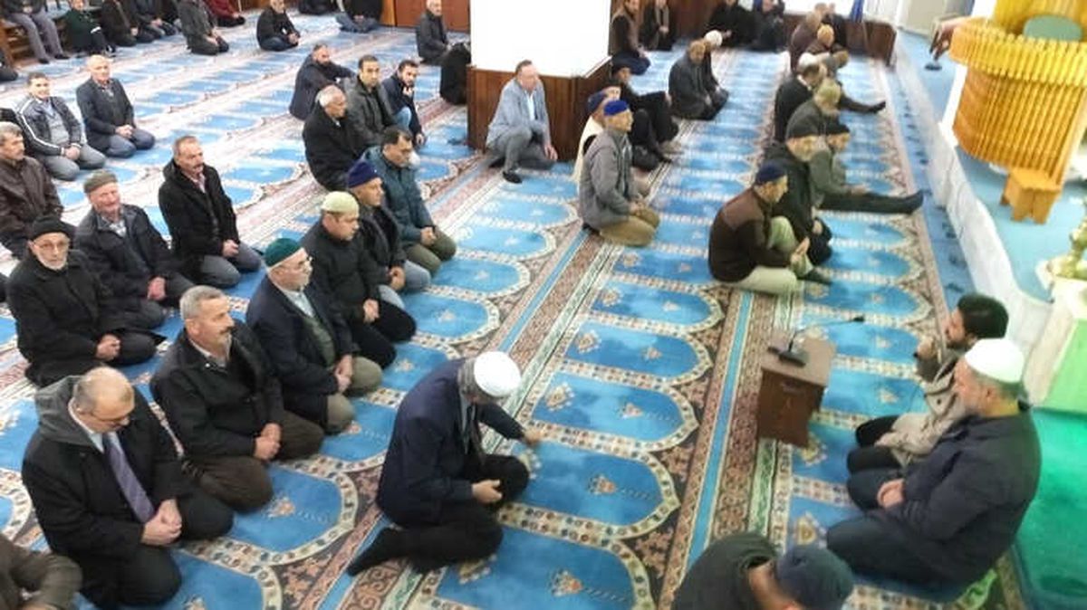 Burhaniye\'de Ebediyete İntikal Etmiş Öğretmenler İçin Mevlit Okundu