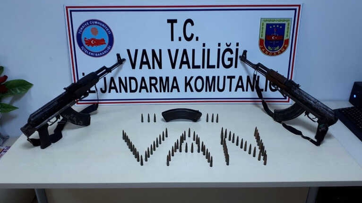 Çatak\'ta Toprağa Gömülü Silah ve Mühimmat Ele Geçirildi