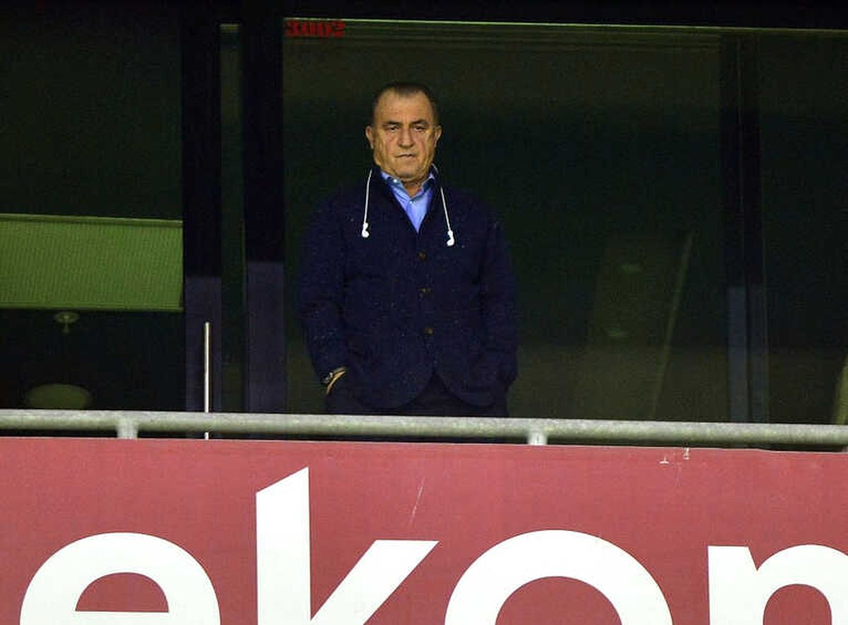 Cezalı Olan Fatih Terim\'e Taraftarlardan Destek