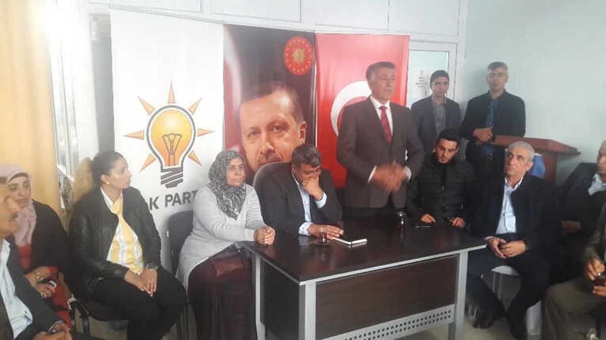CHP\'den İstifa Edip AK Parti\'ye Geçti