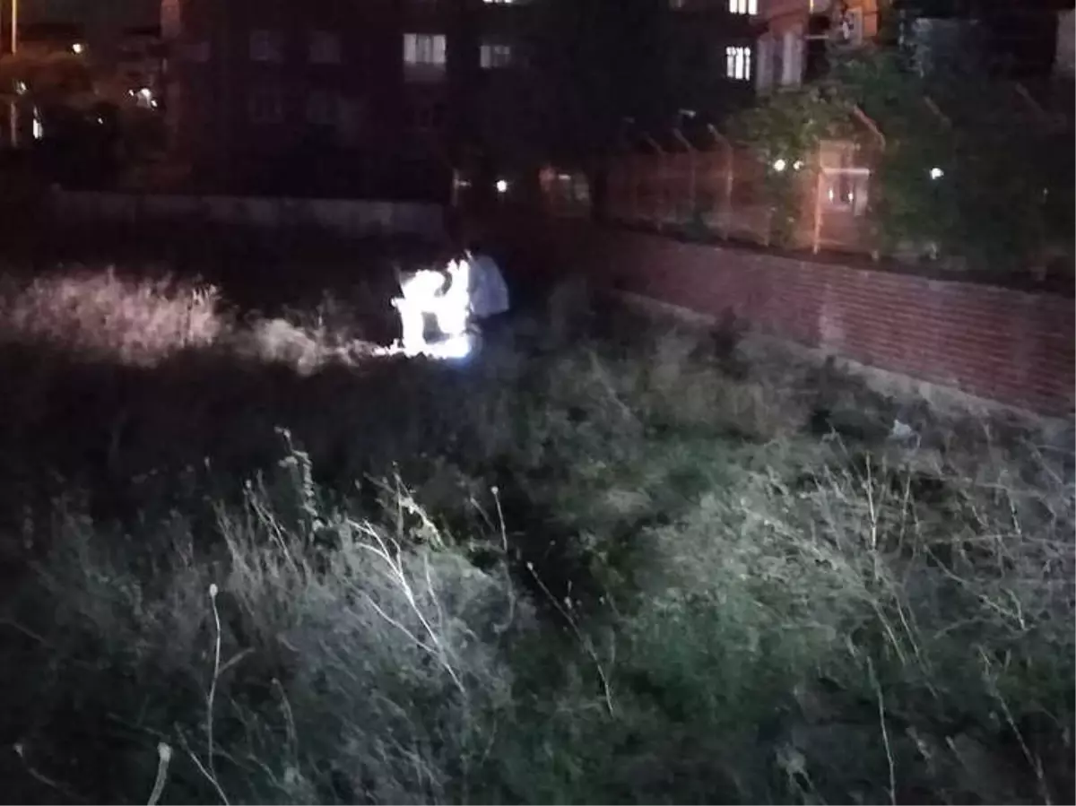 Defalarca Kez Bıçaklayıp...