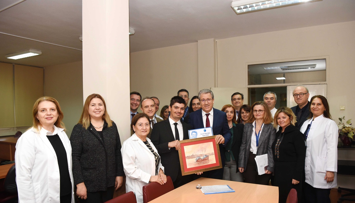 Ege Tıplı Uzm. Dr. Ekin\'den Tarihi Başarı
