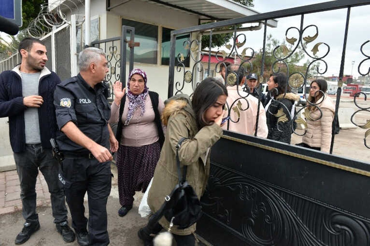 Erkek Yolcu Kadın Sürücüyü Darp Etti