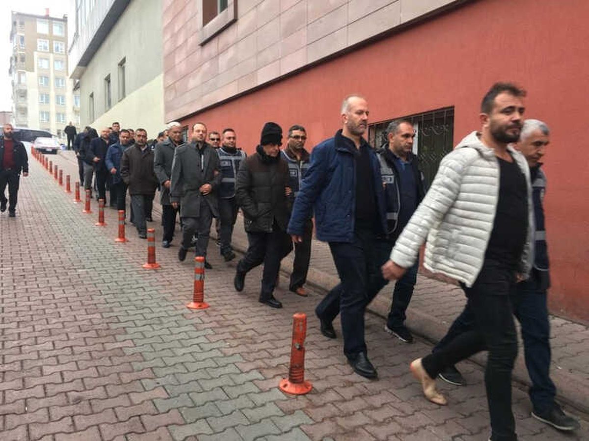 Fetö\'den Gözaltına Alınan 11 İş Adamı Adliyede