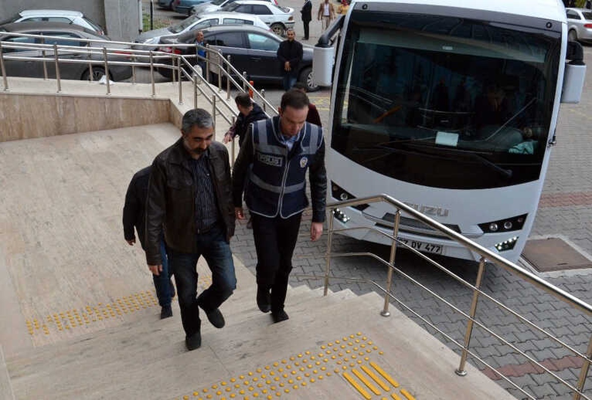 Fetö Soruşturması Yürütürken Fetö\'den Tutuklanan Tem Müdürüne 8 Yıl Hapis