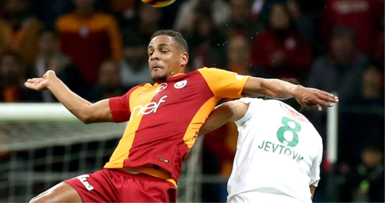 Galatasaray\'da Sakatlıktan Dönen Fernando, Konyaspor Maçında Bir Kez Daha Sakatlandı
