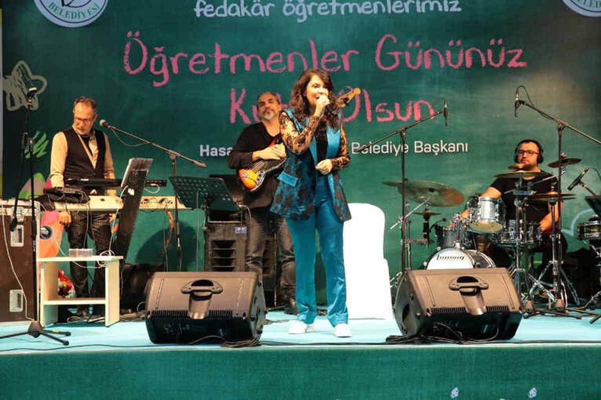 Gaziosmanpaşa Belediyesinden Öğretmenler Günü\'ne Özel Yeşim Salkım Konseri