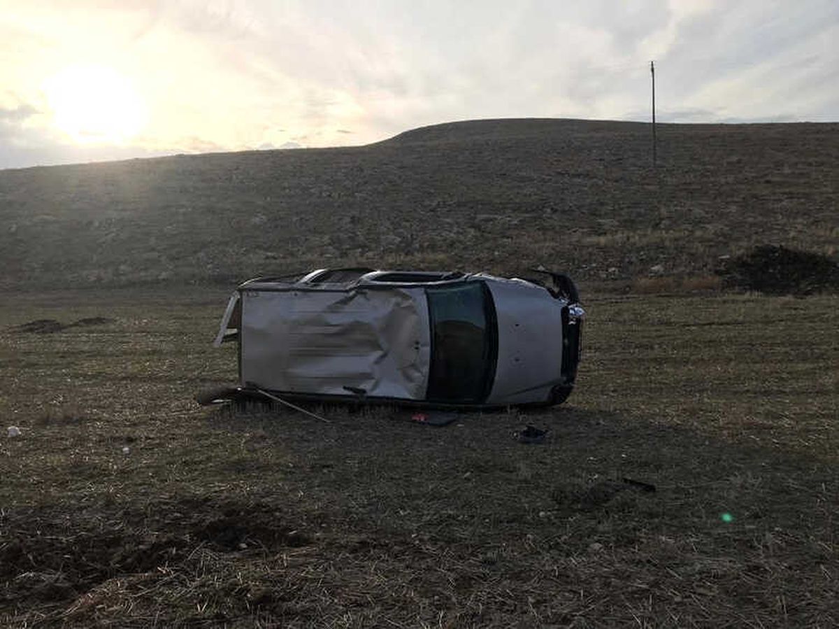 Hafif Ticari Araç Takla Attı: 2 Ölü