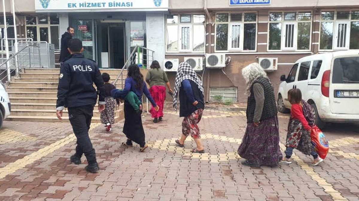Hırsızlık Şüphelisi 5 Kadın Gözaltına Alındı