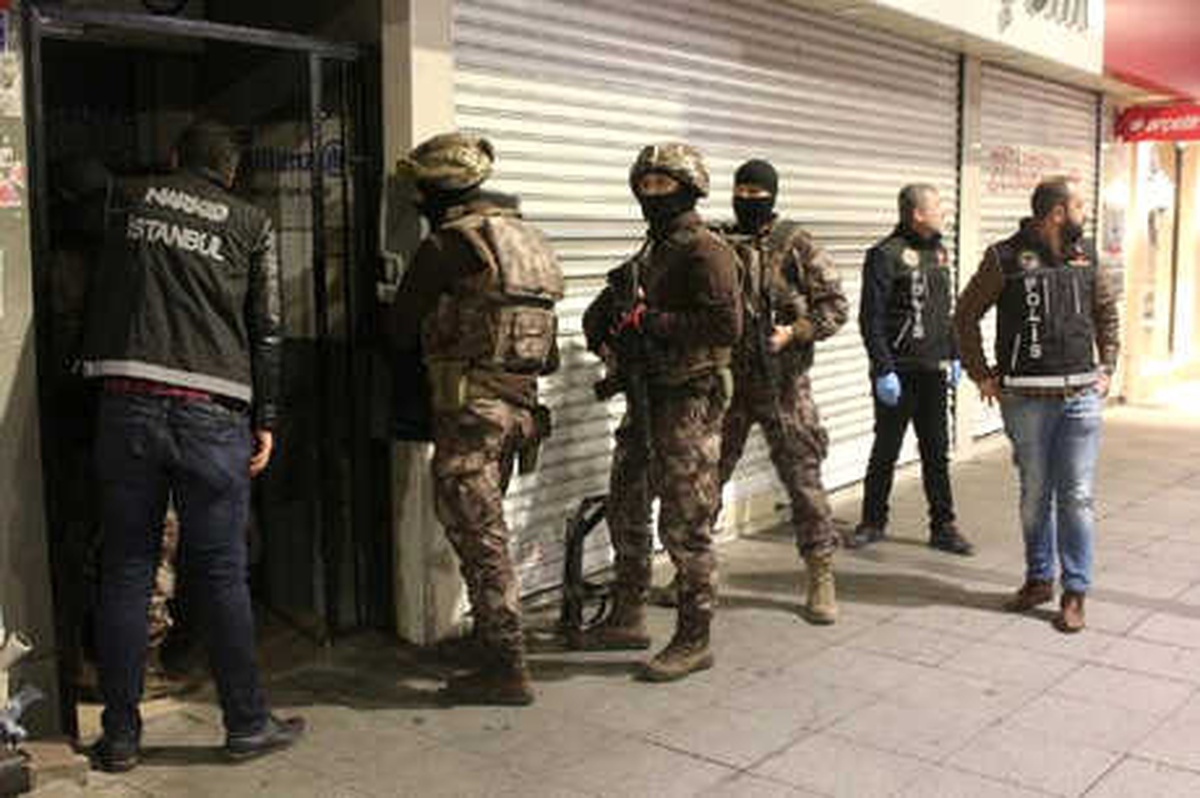 İstanbul\'da Uyuşturucu Satıcılarına Operasyon: Çok Sayıda Gözaltı Var