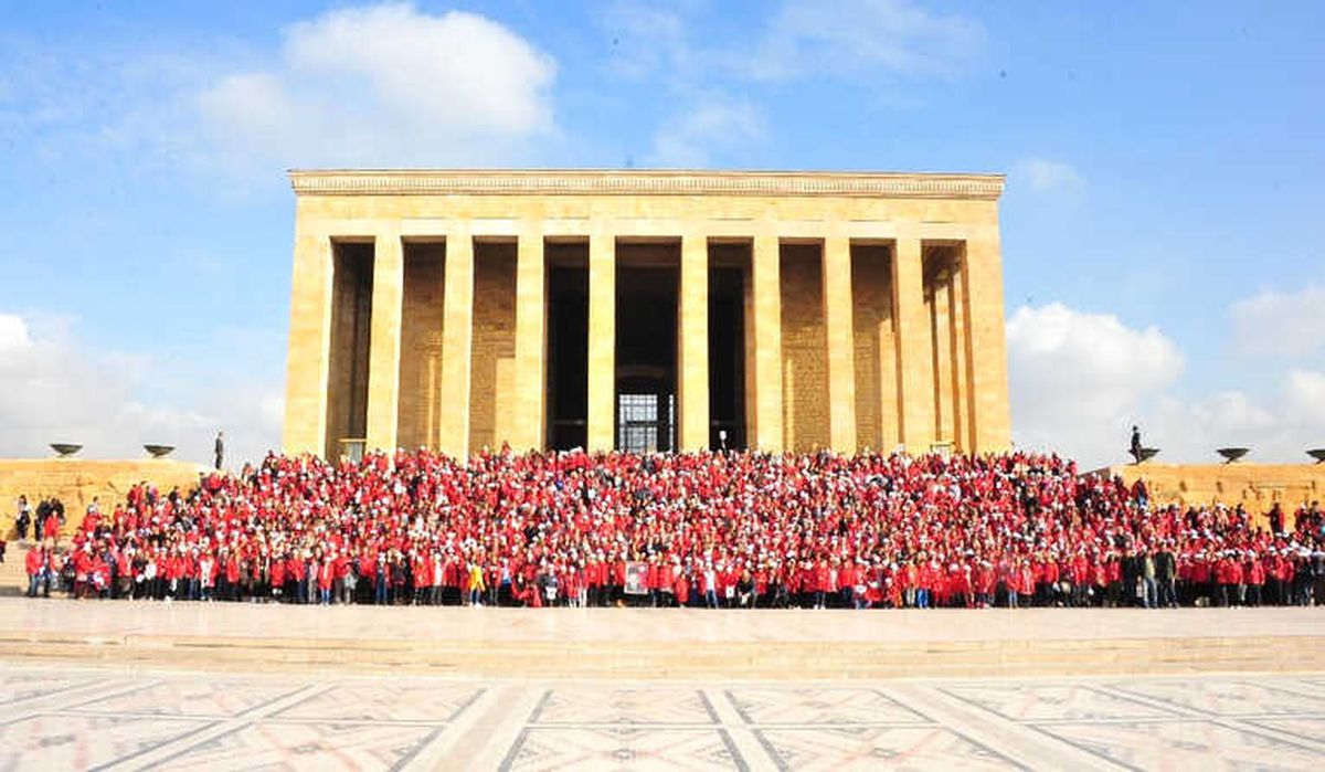 İzmir\'den 24 Kasım Öncesi 2 Bin Kişiyle Anıtkabir\'e Çıkarma