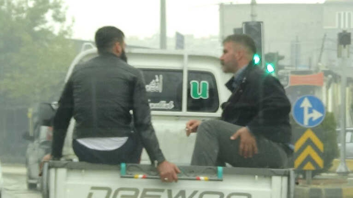 Kamyonet Kasasında Tehlikeli Yolculuk