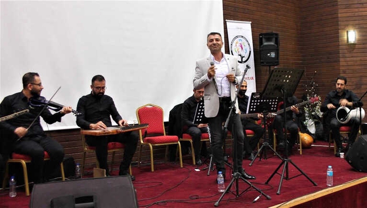 Kürsübaşı\'nda Öğretmenler Konser Verdi