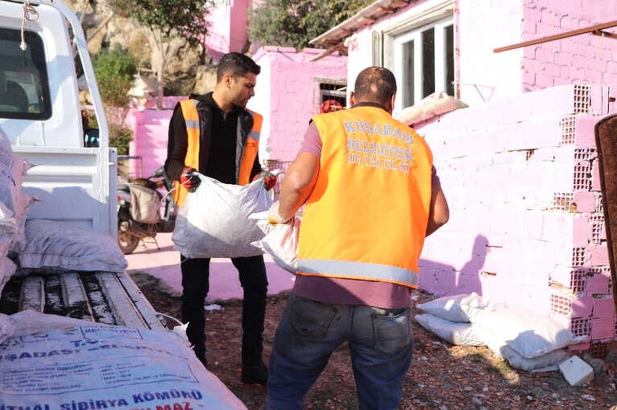 Kuşadası Belediyesinden 2 Bin 500 Aileye Kömür Yardımı