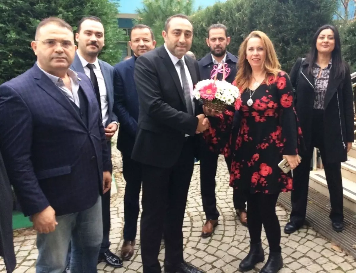 MHP Öğretmenler Gününde Şehit Annesi Öğretmeni Unutmadı