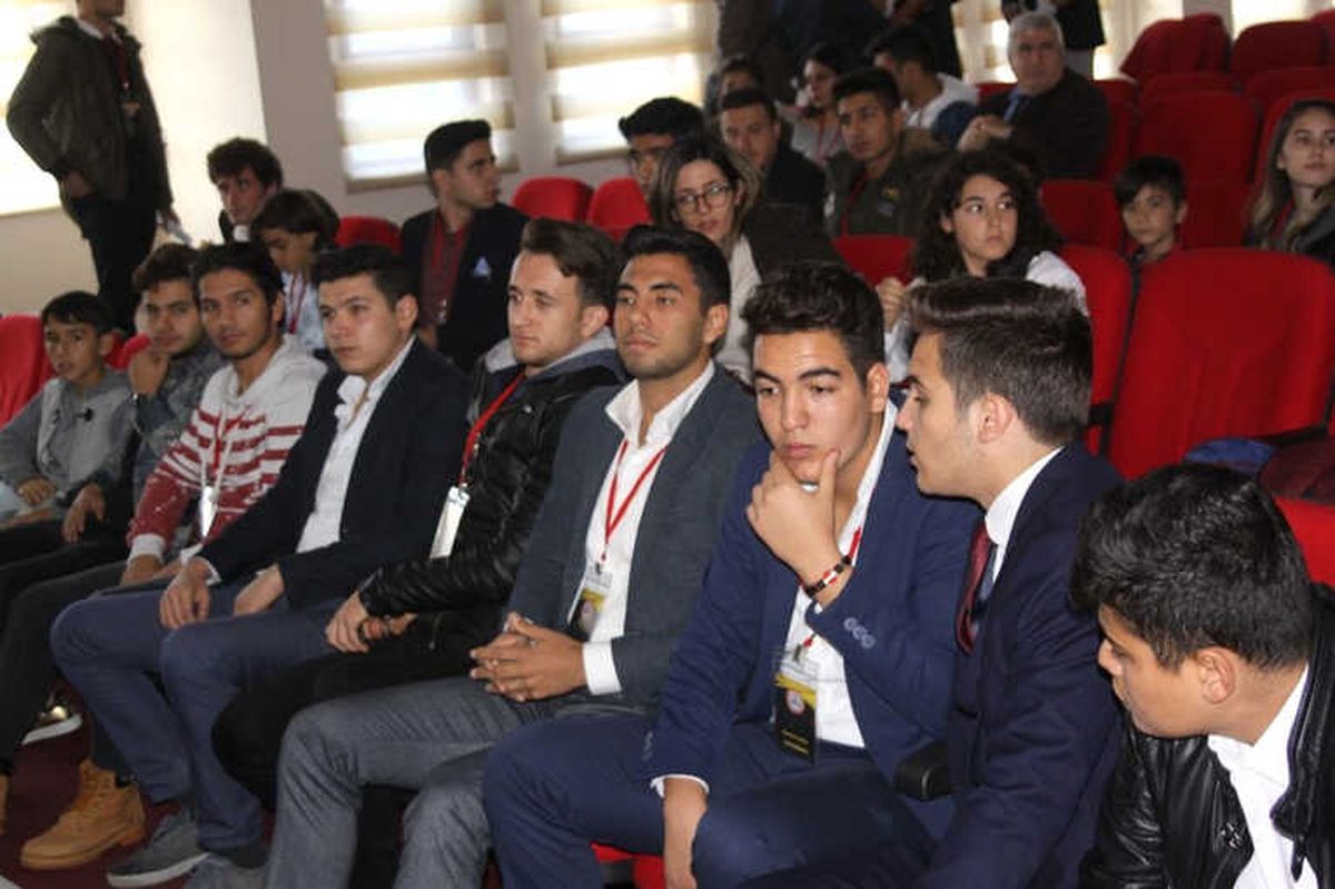 Muğla\'da İl Öğrenci Meclisi Başkanlık Seçimi Yapıldı