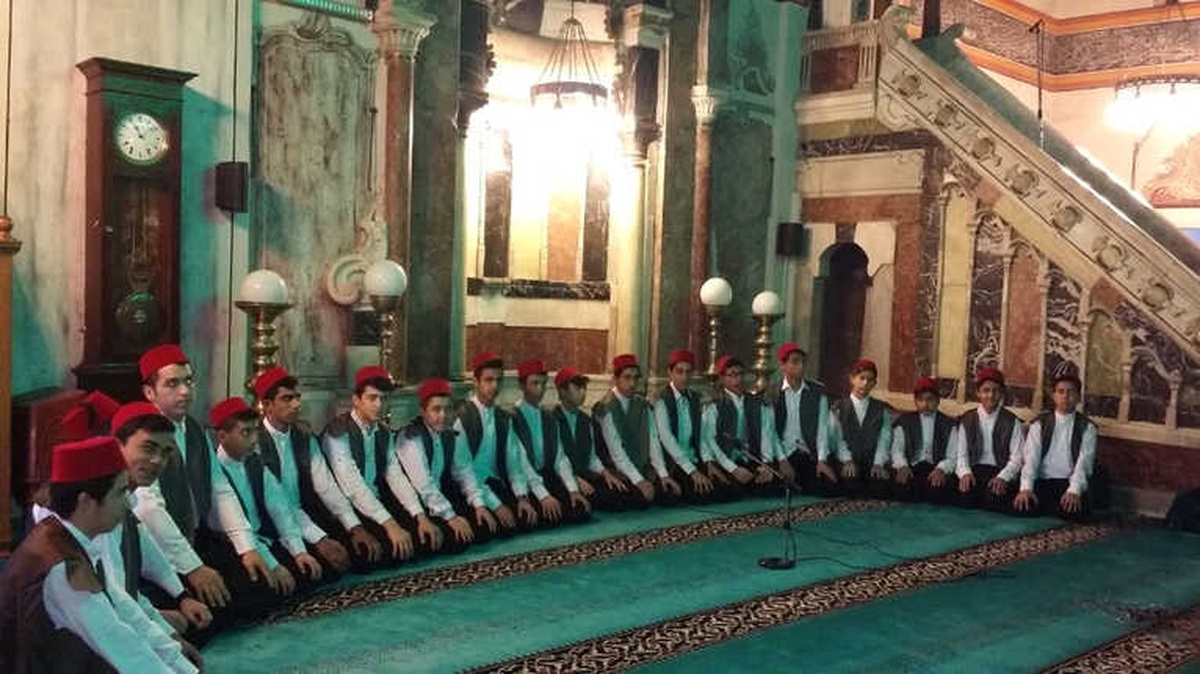 Öğrenciler Merhum Öğretmenler İçin Mevlit Okudu