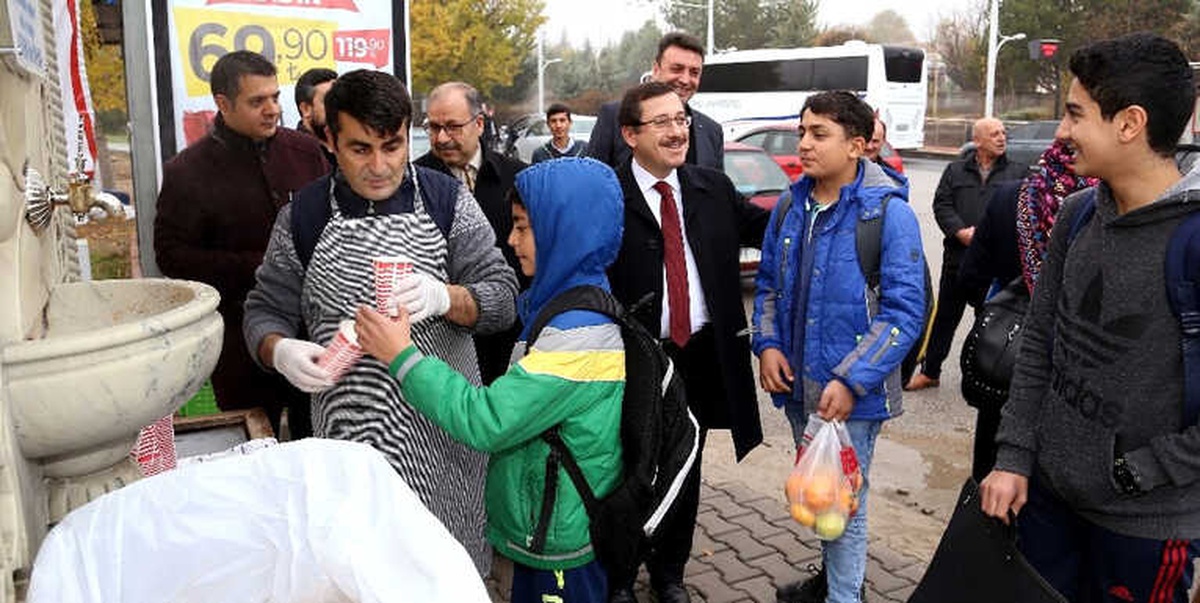 Öğrencilerin İçi Sıcak Çorbayla Isınıyor