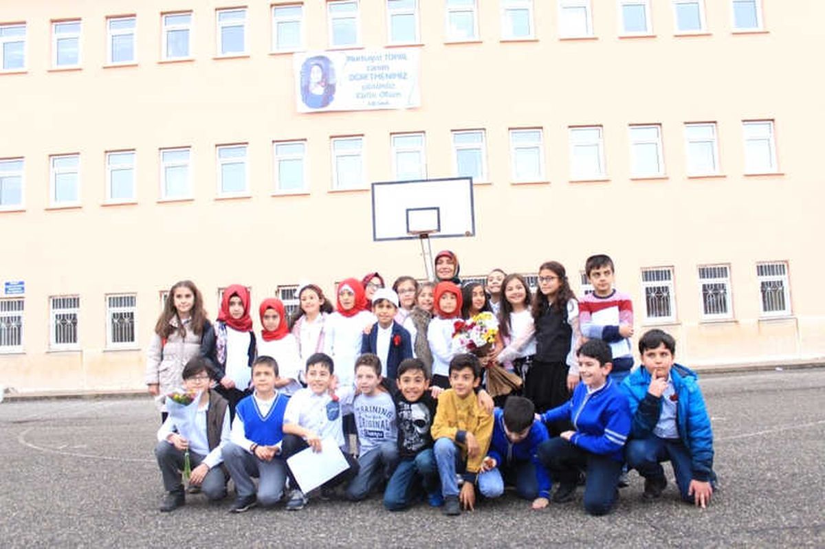 Öğretmenleri İçin Afiş Astılar