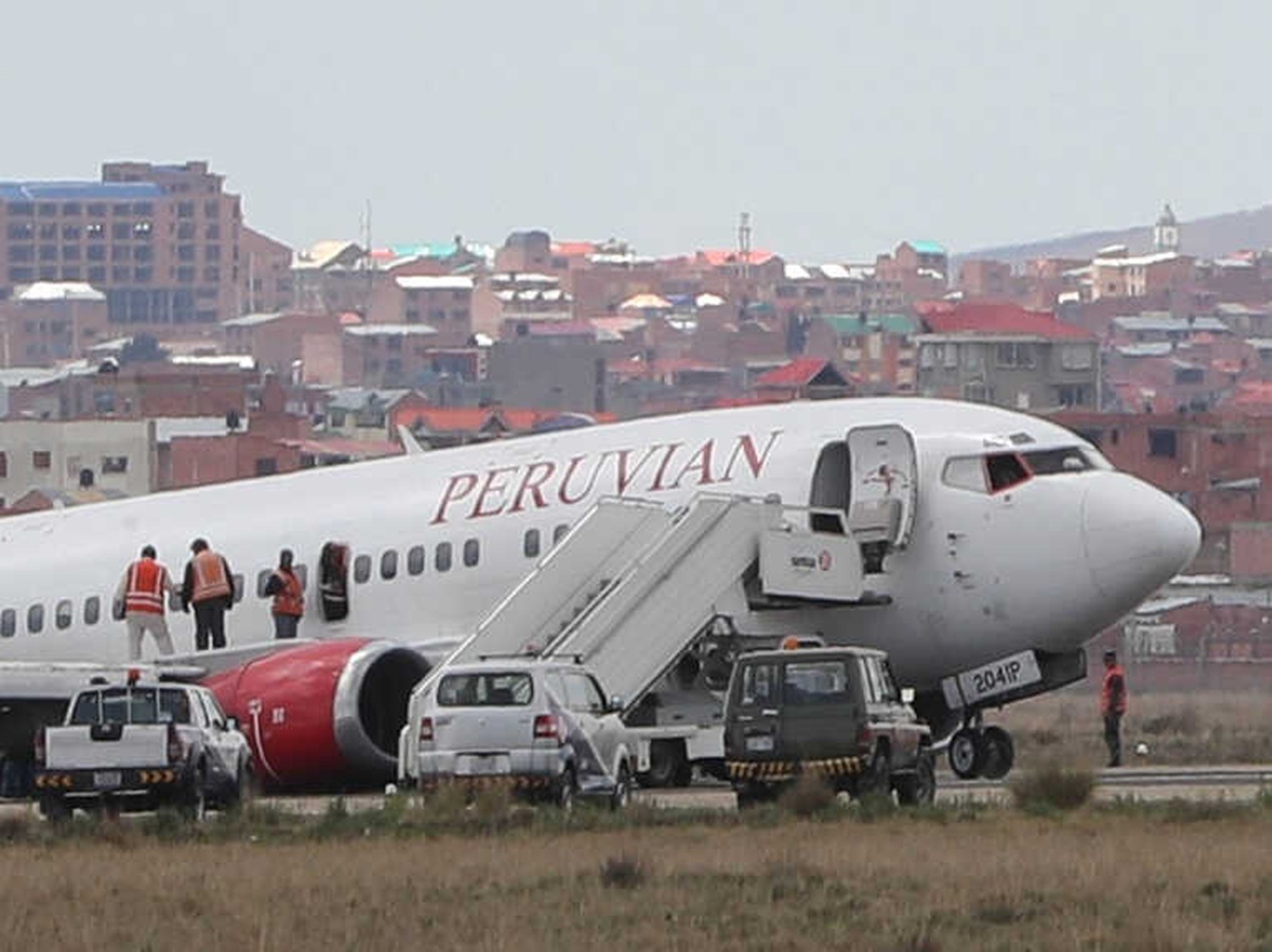 Peru Havayolları\'na Ait Uçak Gövdesinin Üzerine İniş Yaptı