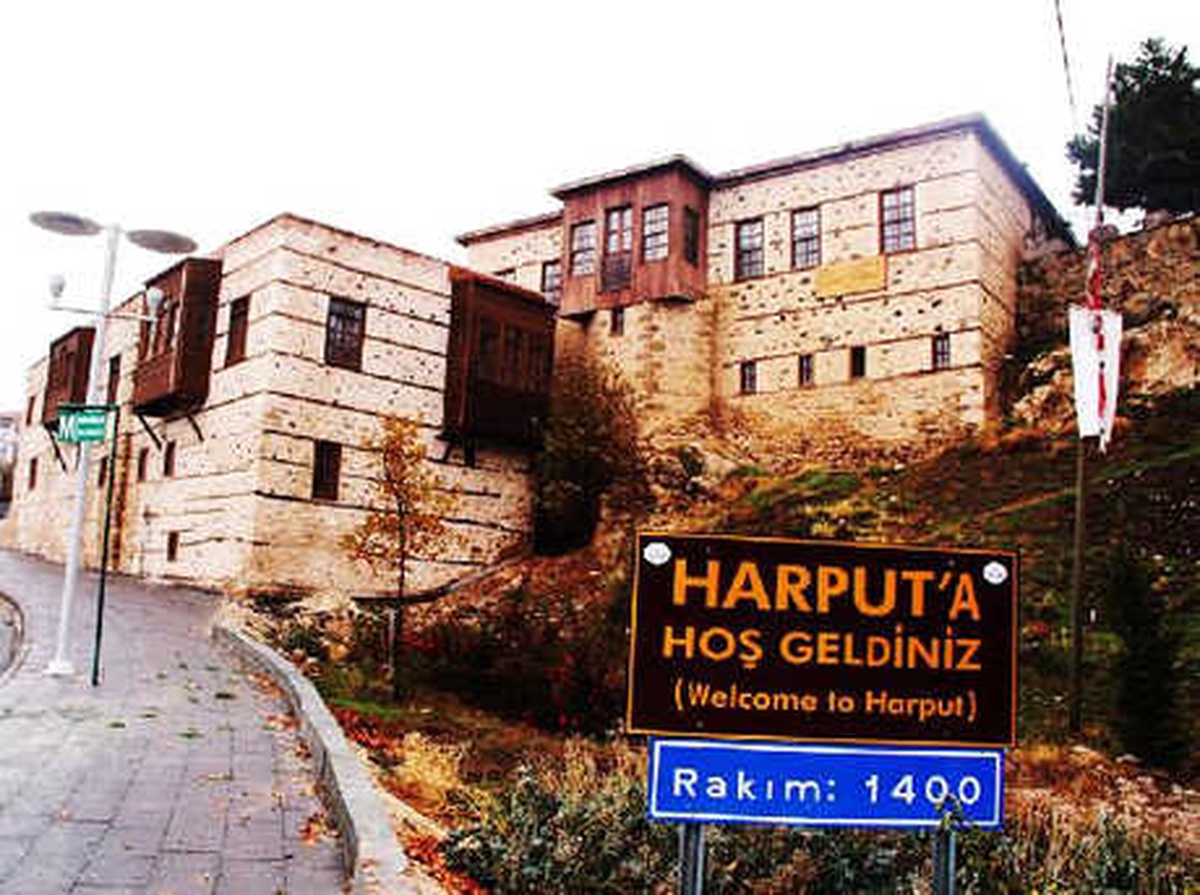 Tarihi Harput\'ta Sonbahar Manzarası