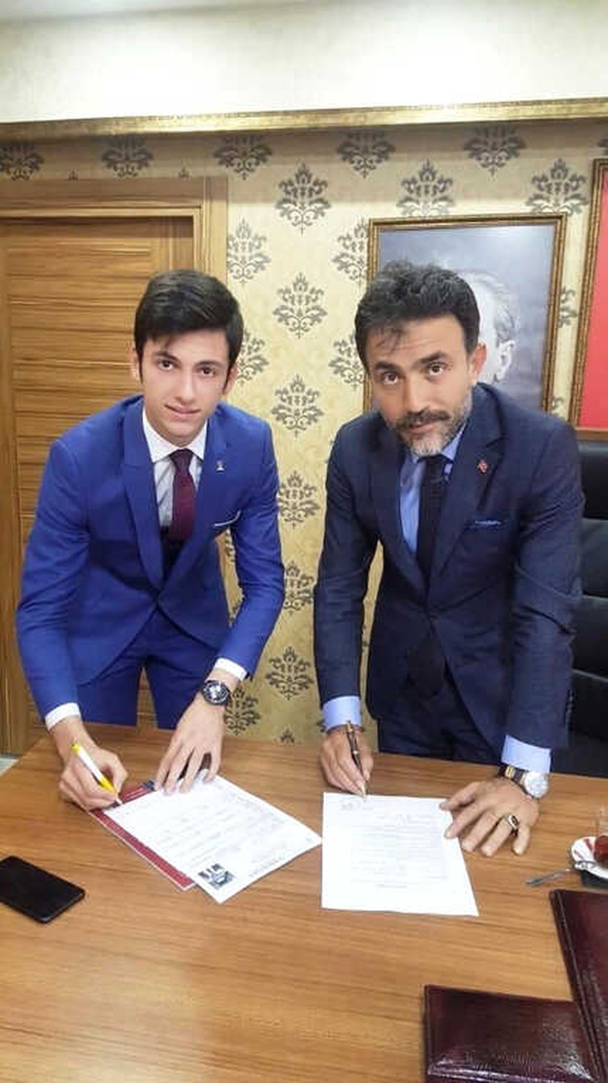 Trabzon\'da Meclis Üyeliğine En Genç Aday Adayı Akçaabat\'tan 18 Yaşındaki Fatih Çabuk Oldu