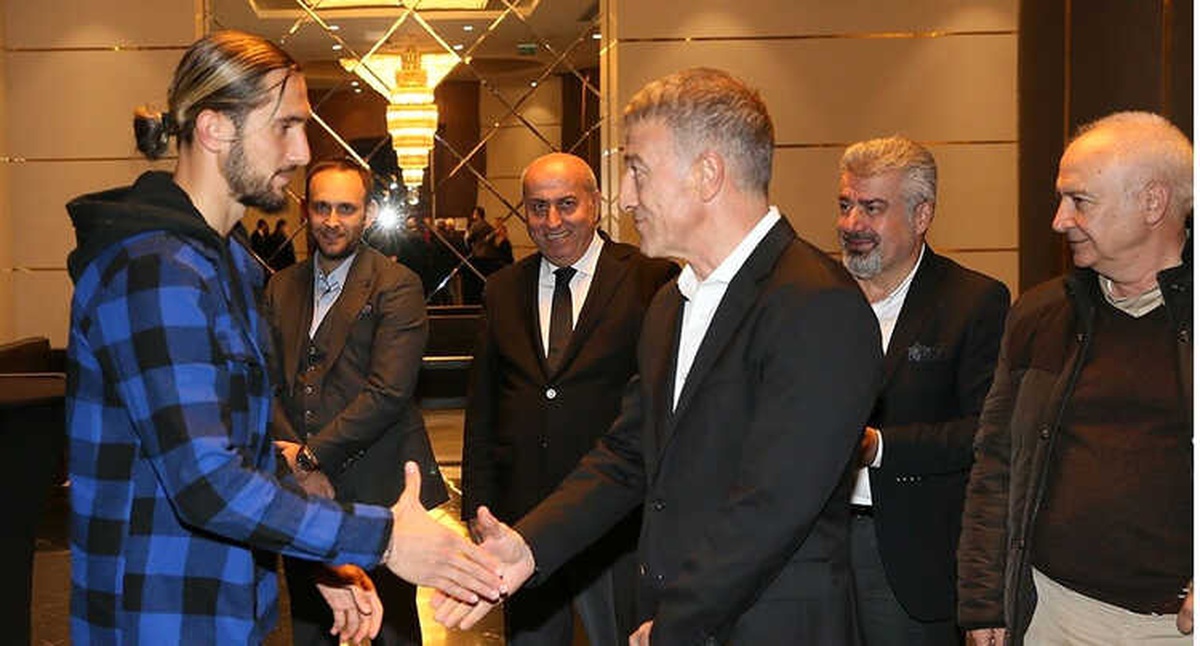 Trabzonspor, Fenerbahçe Maçı Öncesi Yemekte Bir Araya Geldi