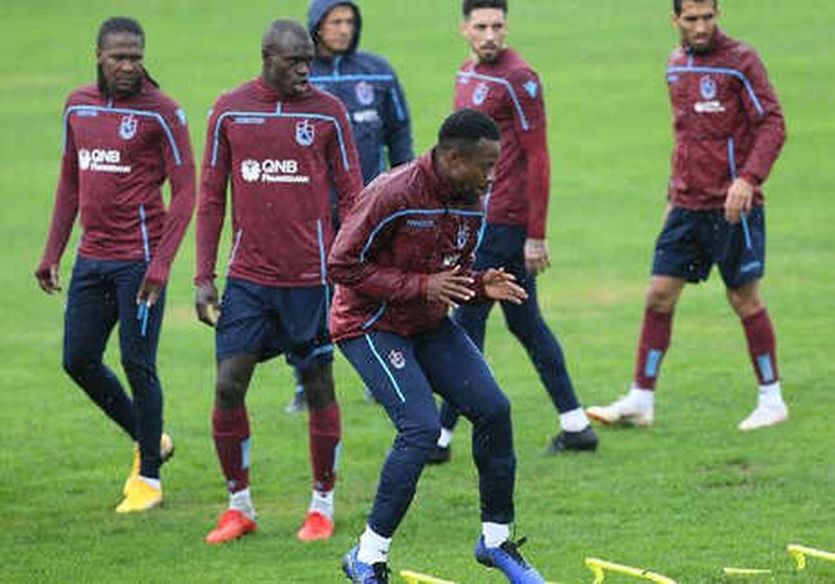 Trabzonsporlu Onazi, Ambulansla Hastaneye Kaldırıldı