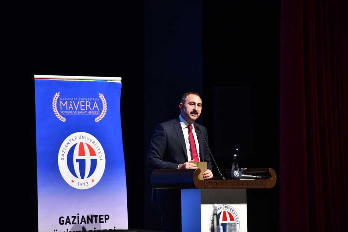Türkiye Yerli ve Milli, Bir O Kadar da Evrensel Bir Ülke Olmuştur"