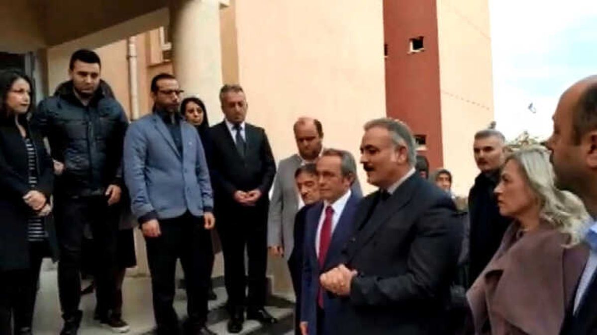 Tuzla\'da Öğretmenler Günü\'nde Öğretmene Şiddet
