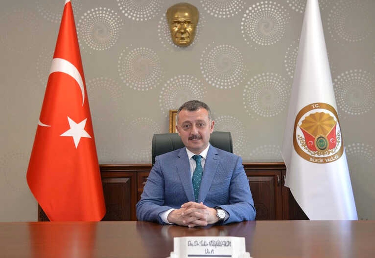 Vali Büyükakın\'ın 24 Kasım Öğretmenler Günü Mesajı