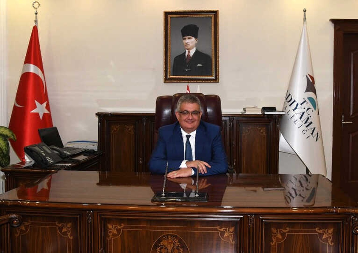 Vali Pekmez Öğretmenler Gününü Kutladı