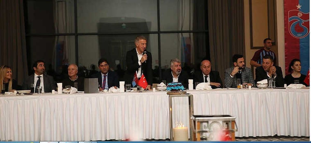 Yemekte Bir Araya Geldiler
