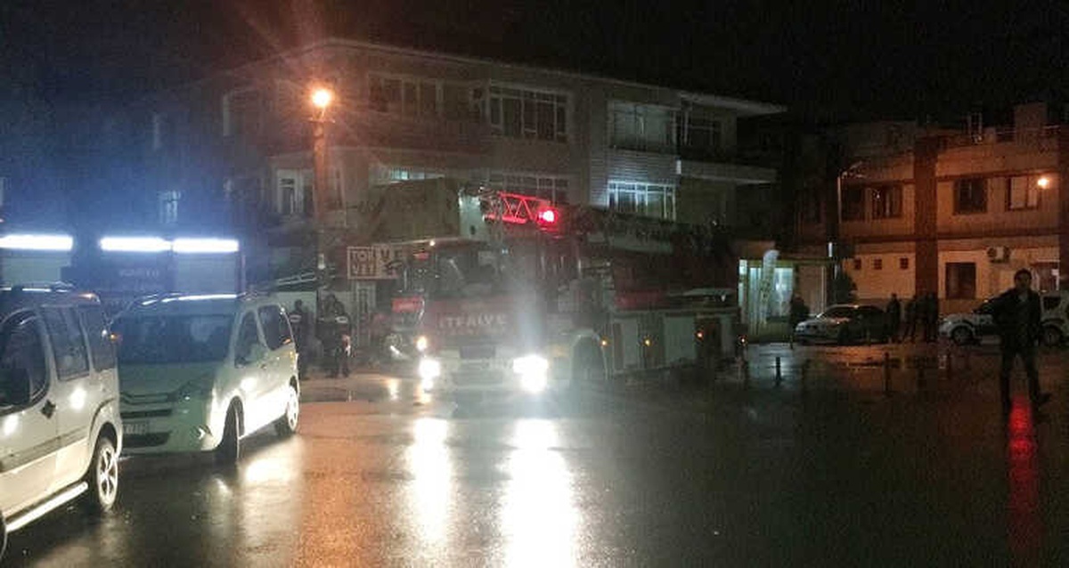 Yetişin Burayı Yakıyorlar\' Anonsu İtfaiye Ekiplerini Harekete Geçirdi