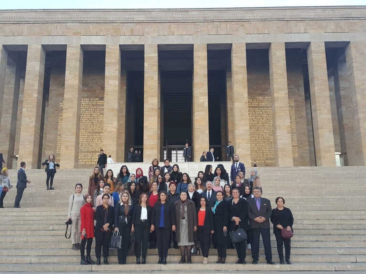 Yüksekovalı Kadınlar, Anıtkabir ve Meclisi Ziyaret Etti