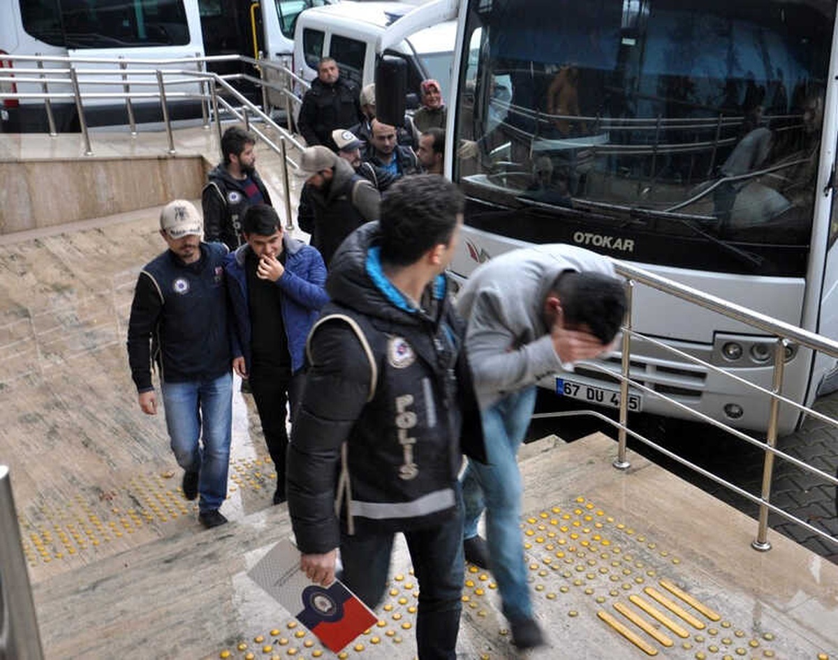 Zonguldak\'ta Fetö Soruşturmasında 3 Kişi Tutuklandı