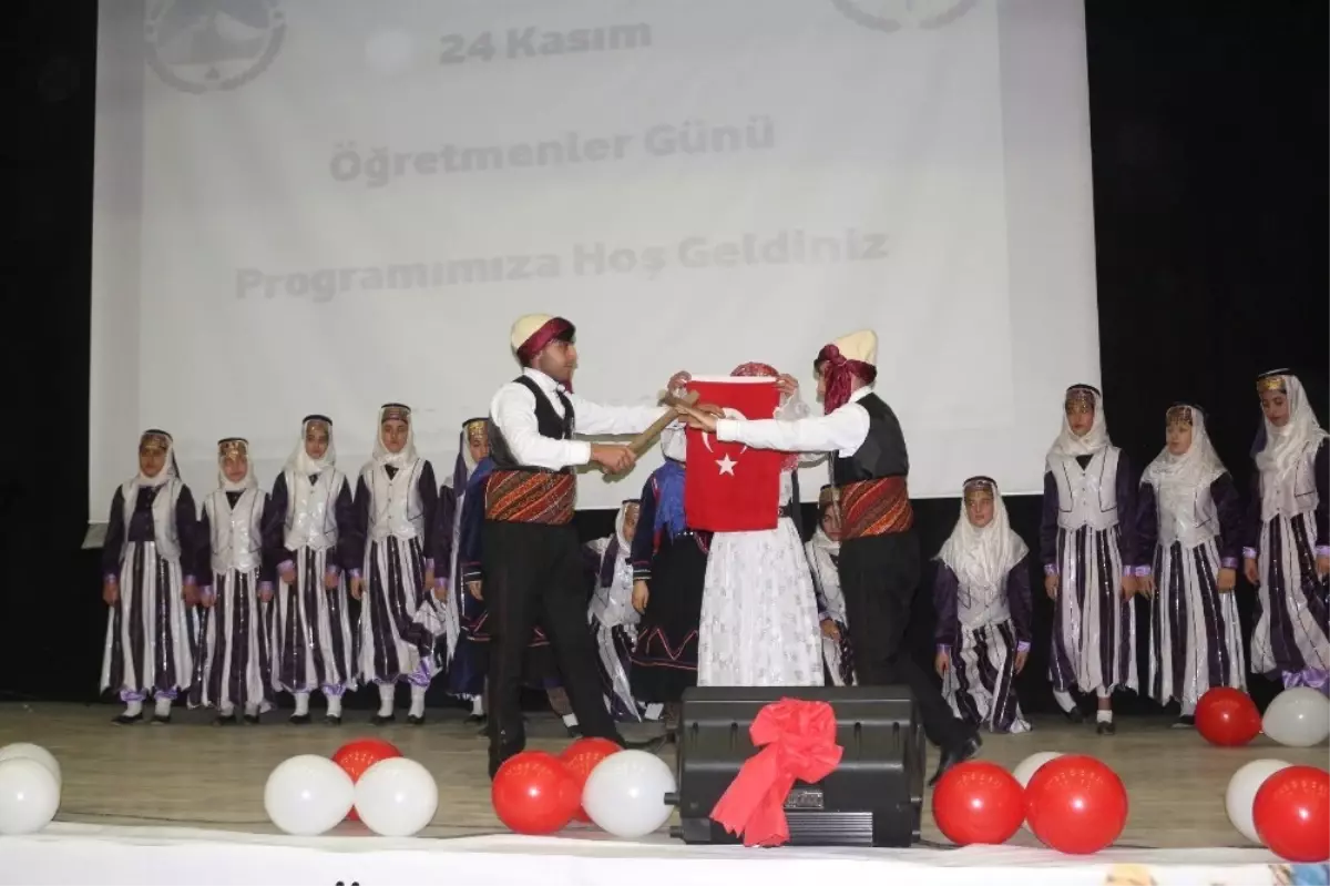 Ağrı\'da Öğretmenler Günü Kutlamaları