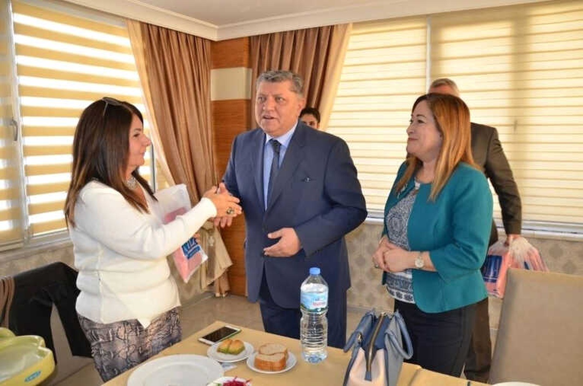 Aydın\'da Polislerin Öğretmen Eşleri Unutulmadı