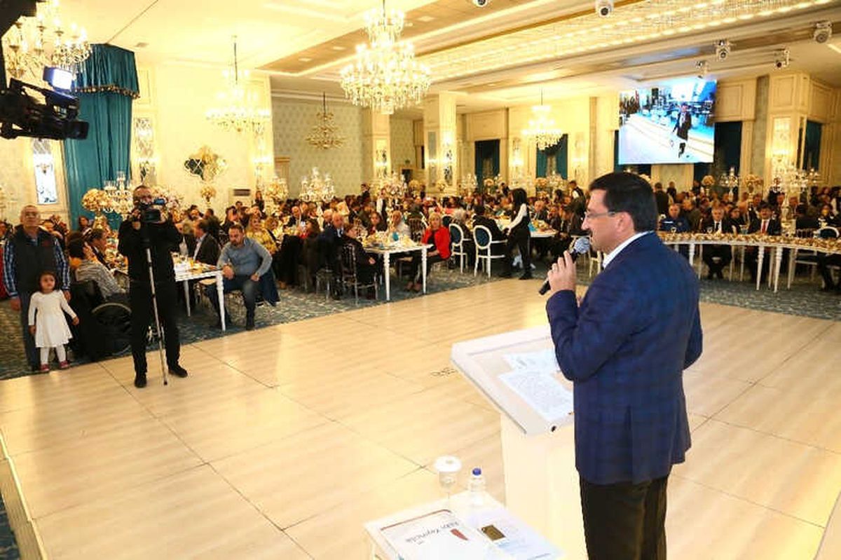 Başkan Ak 24 Kasım\'da Öğretmenleri Unutmadı