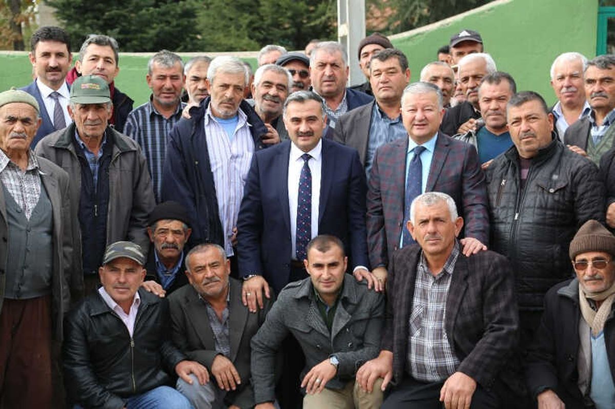Belediye Başkanı ve İlçe Kaymakamı Şahmelik Okulunu Ziyaret Etti