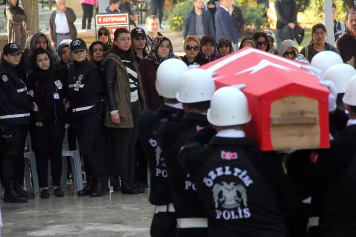 Derya Öğretmenin En Acı Öğretmenler Günü